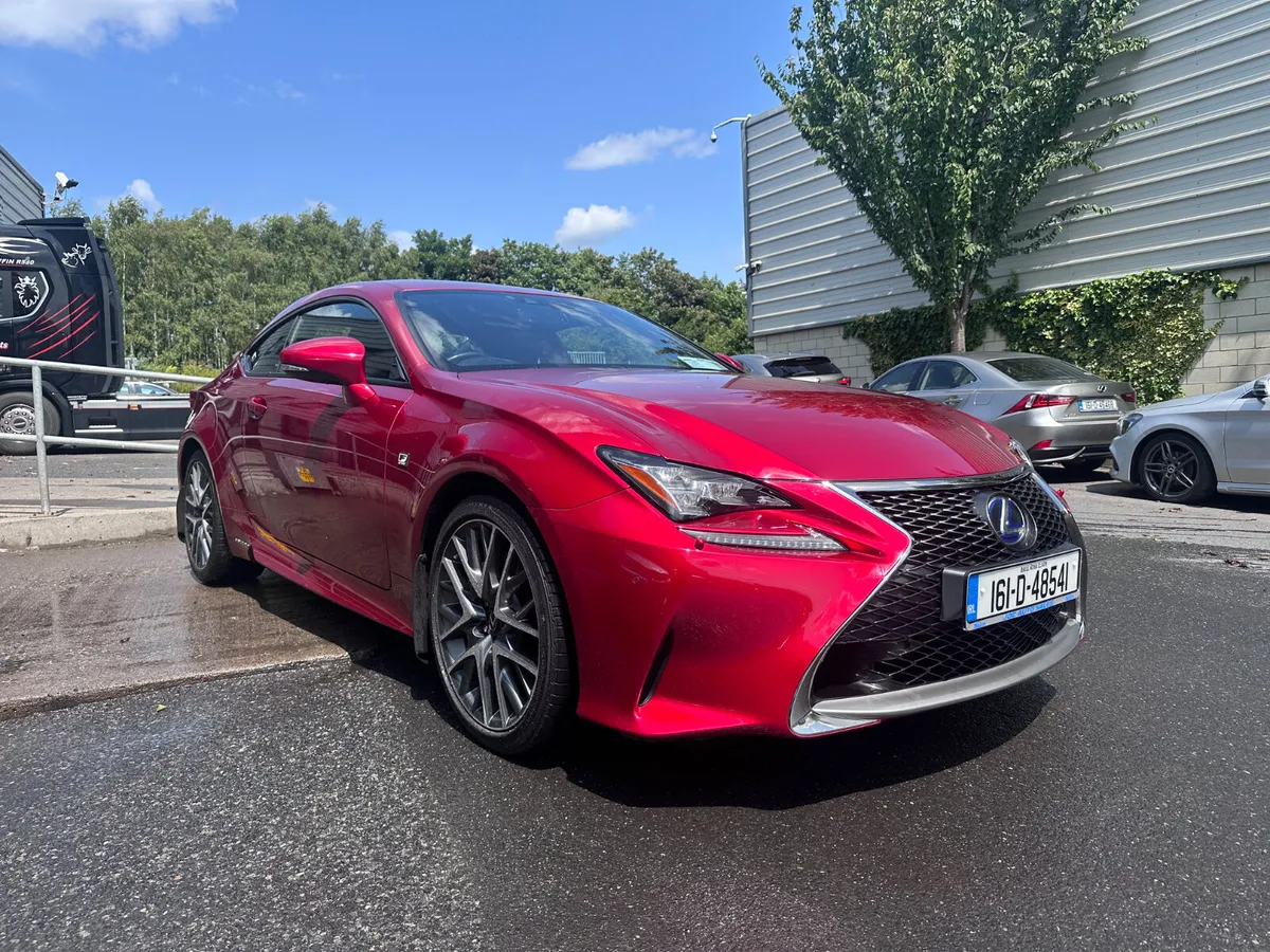 Lexus RC300H F Sport, 2016 - Image 1