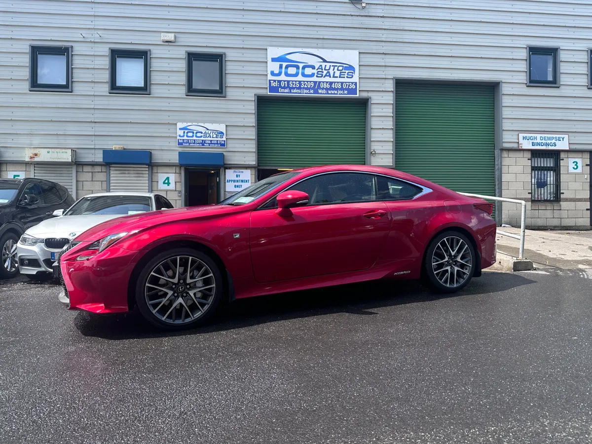 Lexus RC300H F Sport, 2016 - Image 2