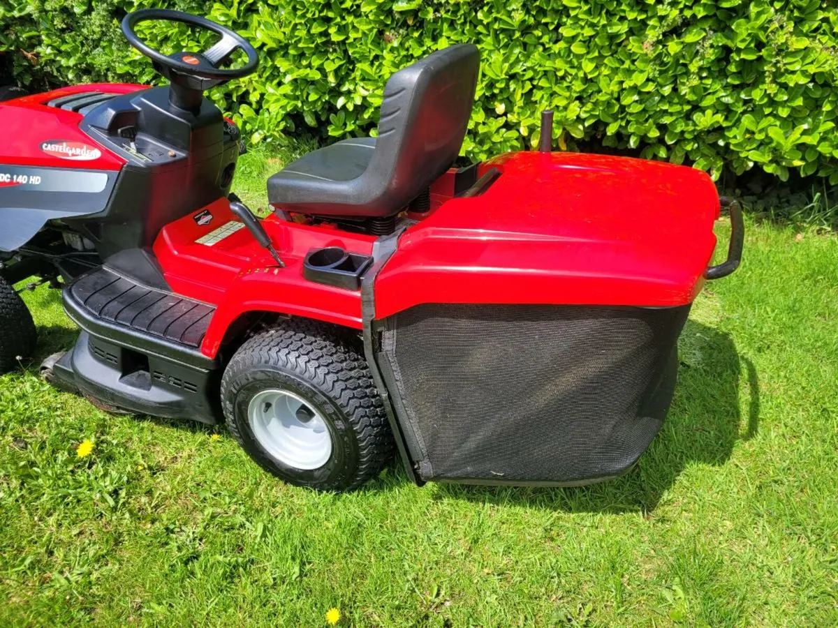 2019  castlegarden xdc140  lawnmower - Image 4