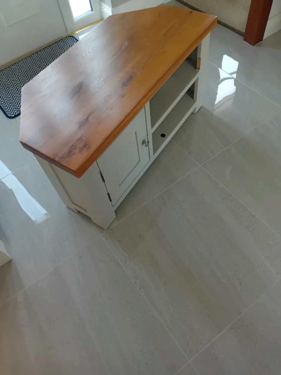 Tv stand - Image 2