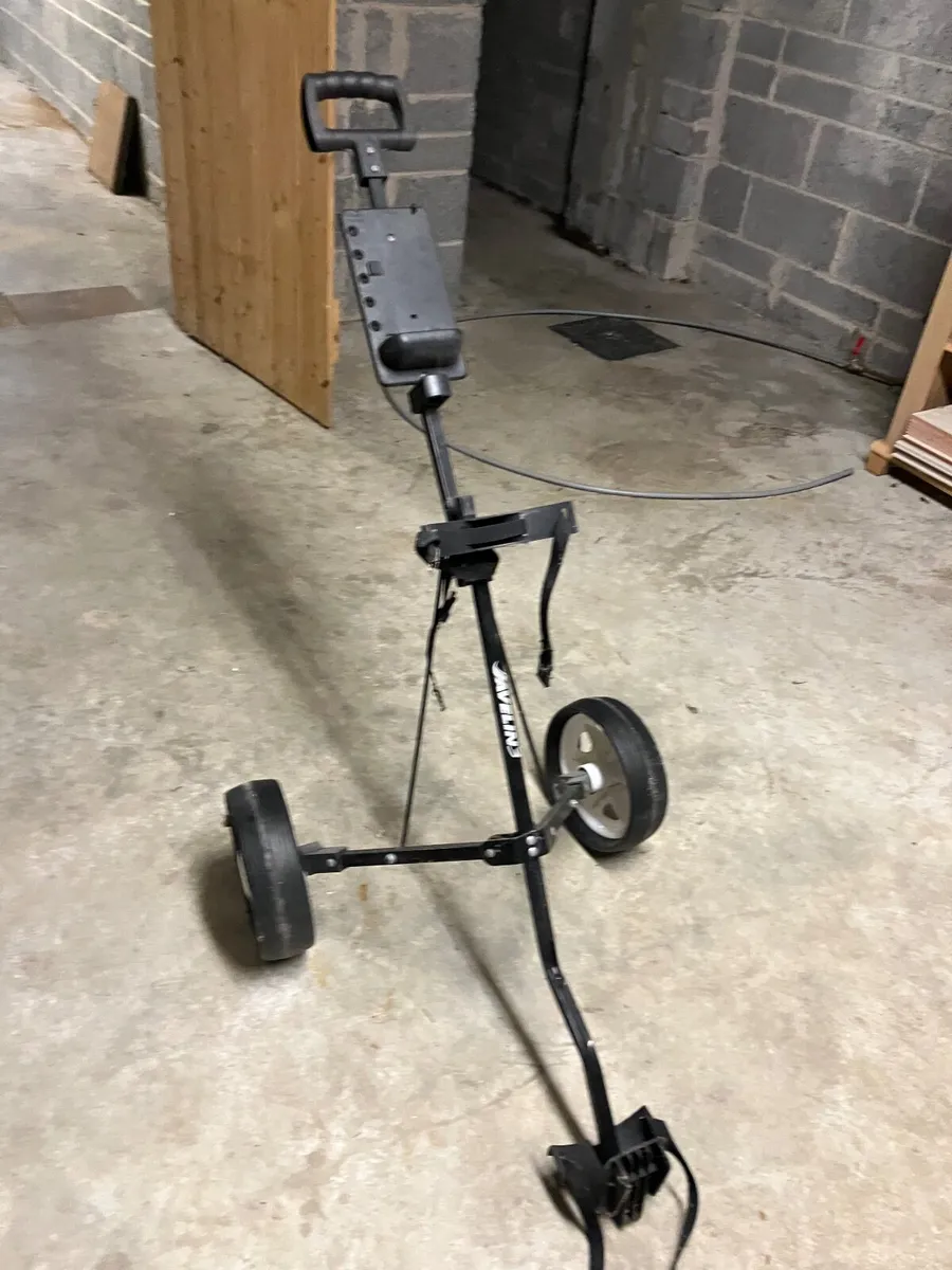 Golf trolley - Image 1