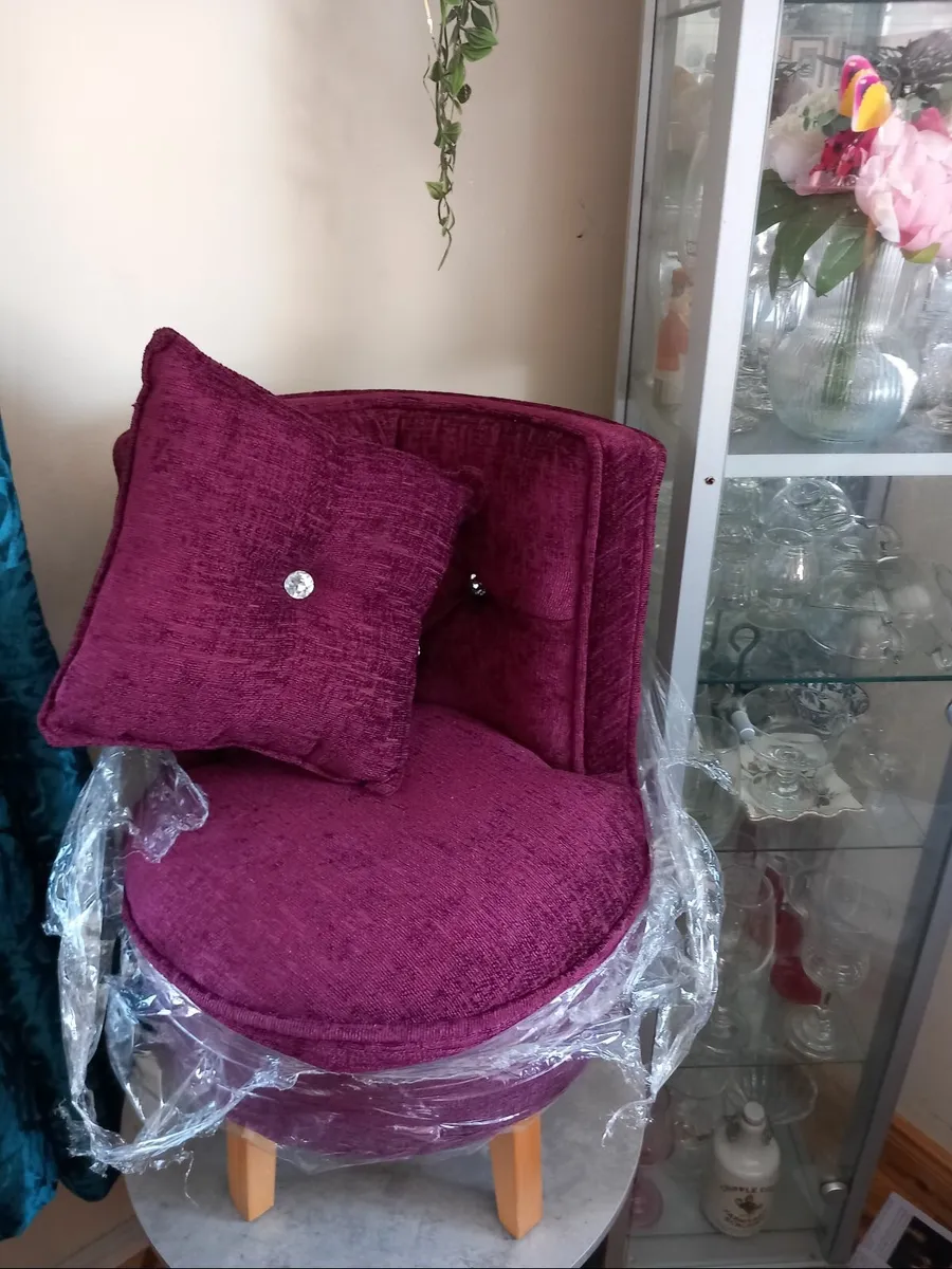 Childs chair. - Image 3