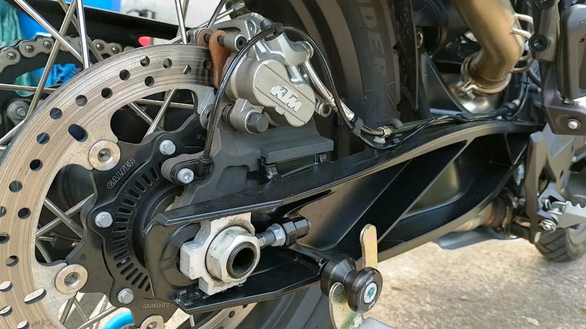KTM 890 ADVENTURE - Image 2