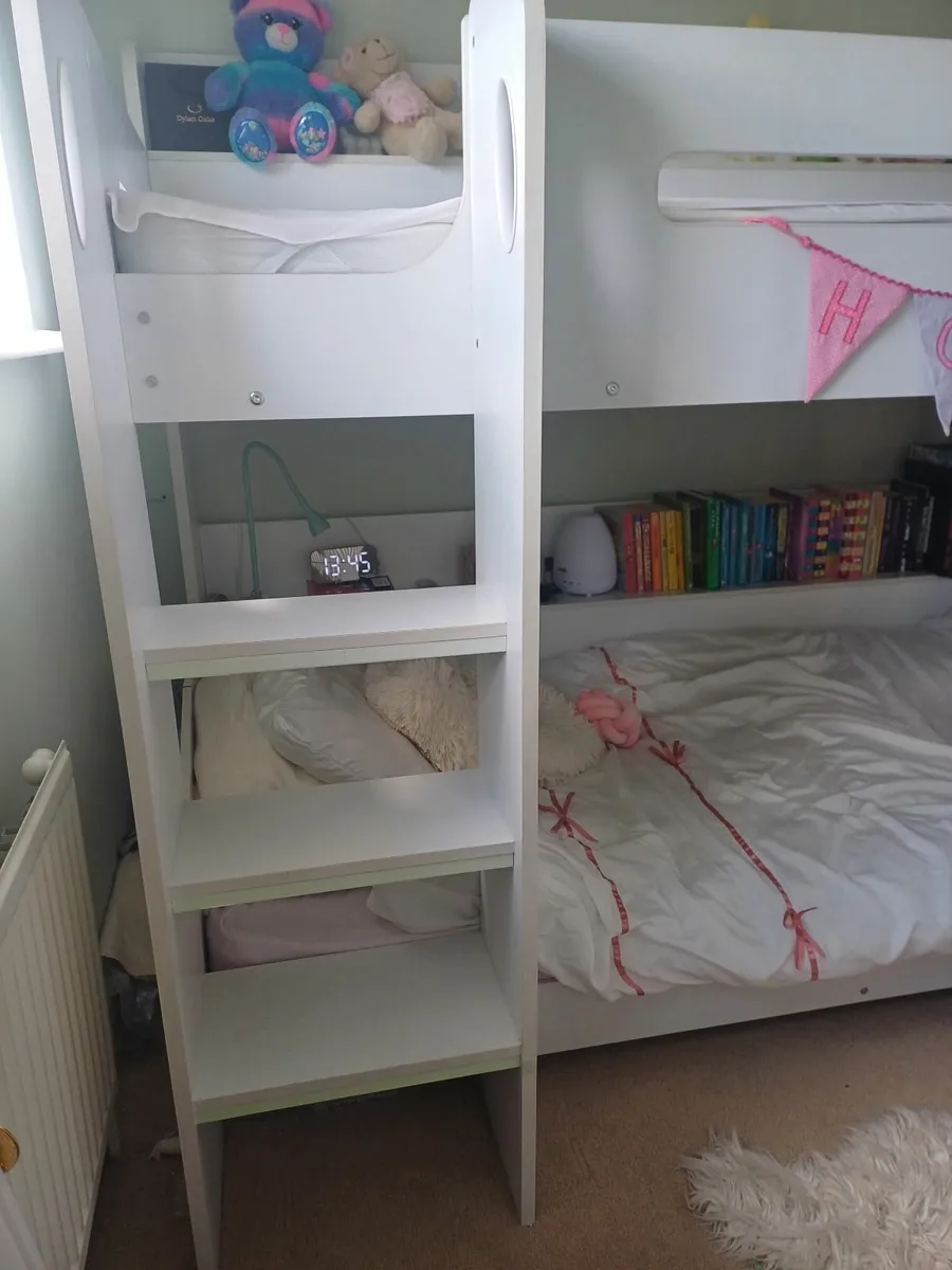 Bunk bed with storage shelves - Image 3