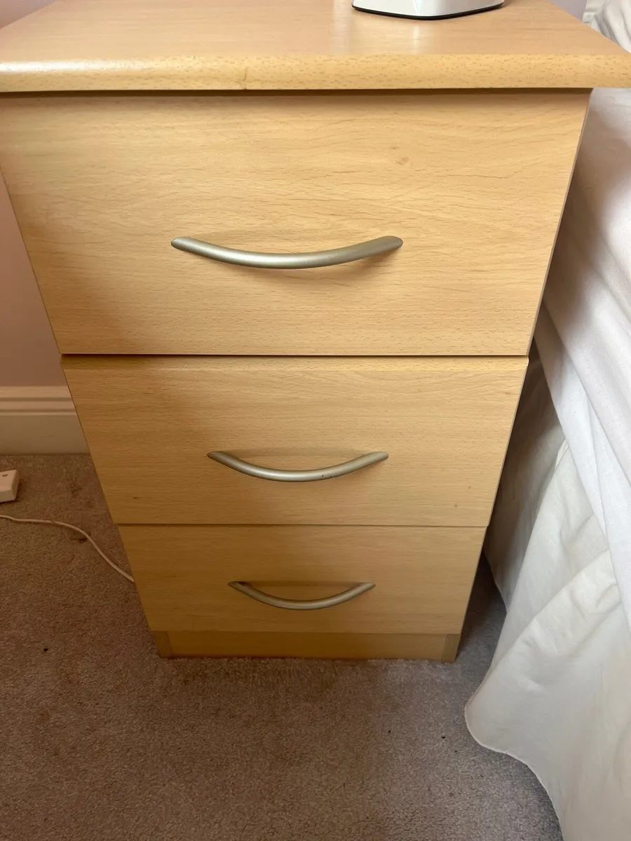 Single bed with hidden guest bed & headboard - Image 4
