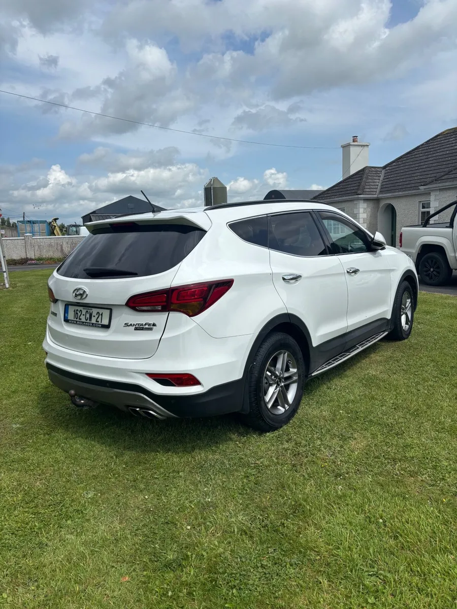 Hyundai Santa Fe (2016) Executive 4WD - Image 3