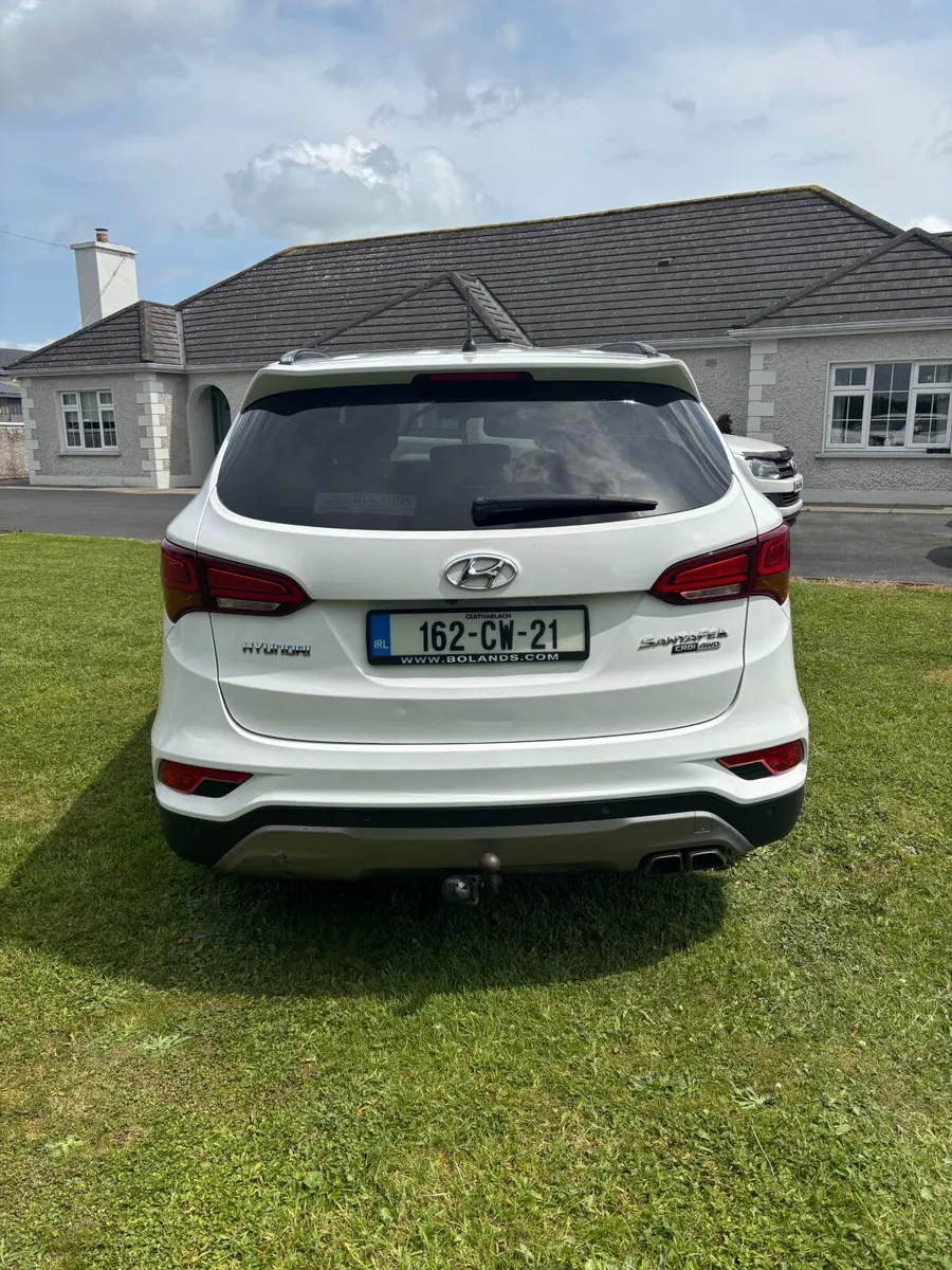 Hyundai Santa Fe (2016) Executive 4WD - Image 4