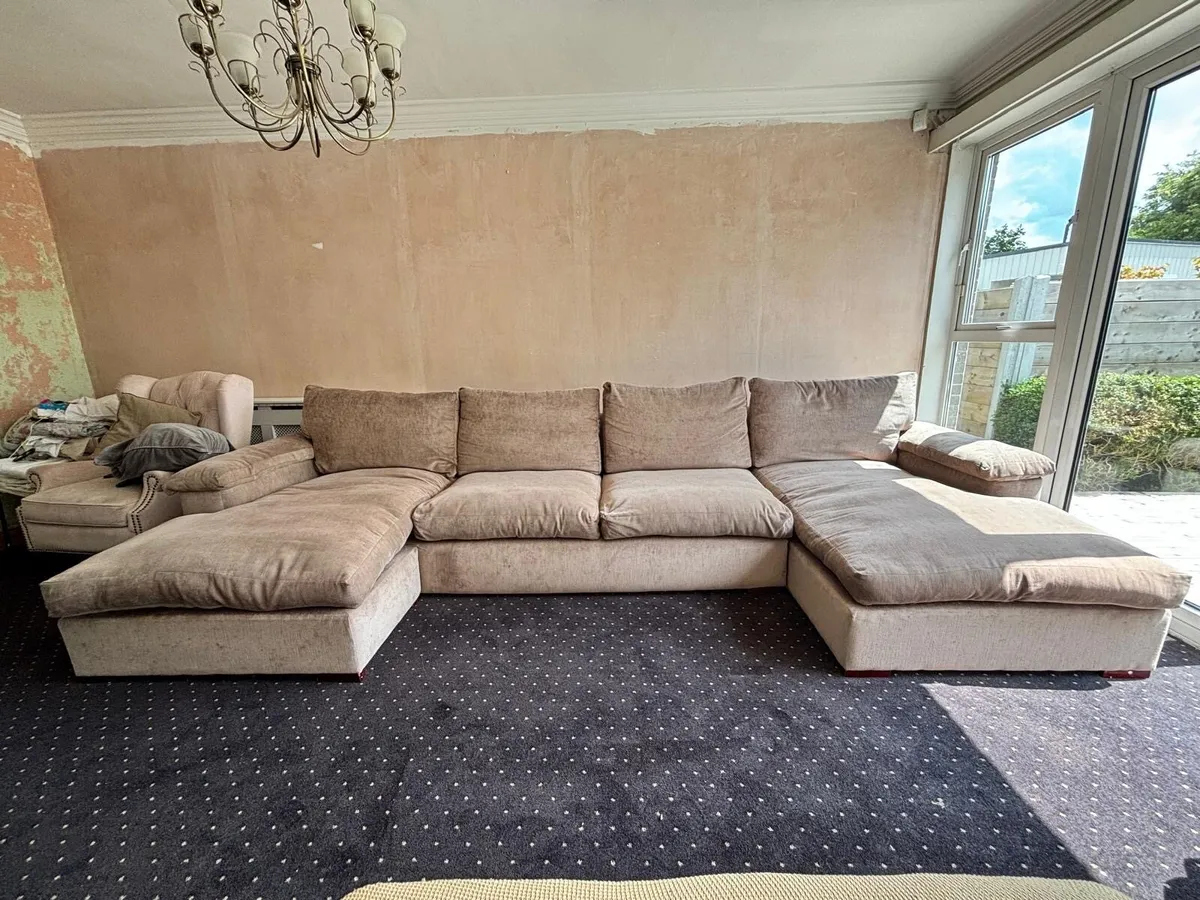 Large sofa - Image 1