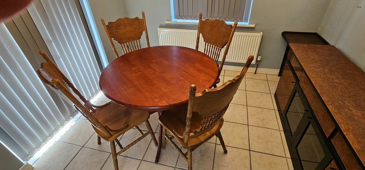 Solid wood dining table and 4 chairs - Image 1