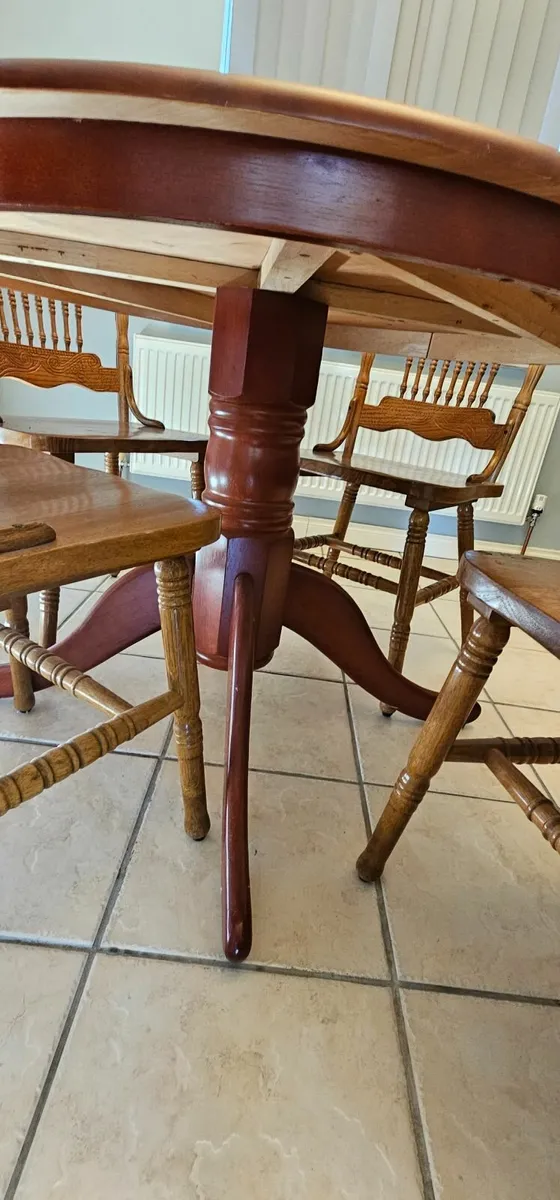 Solid wood dining table and 4 chairs - Image 2