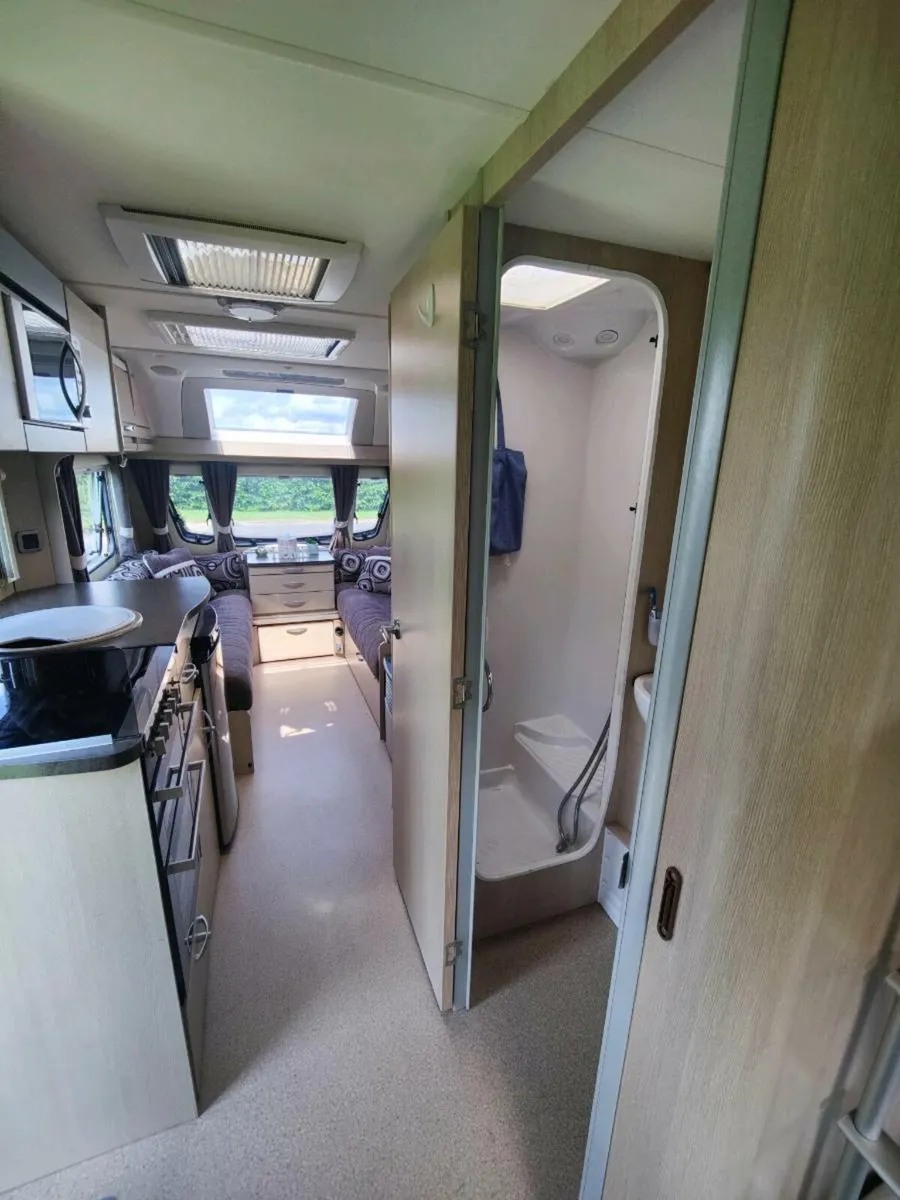 Sterling Eccles sport 586 caravan 6 berth - Image 2