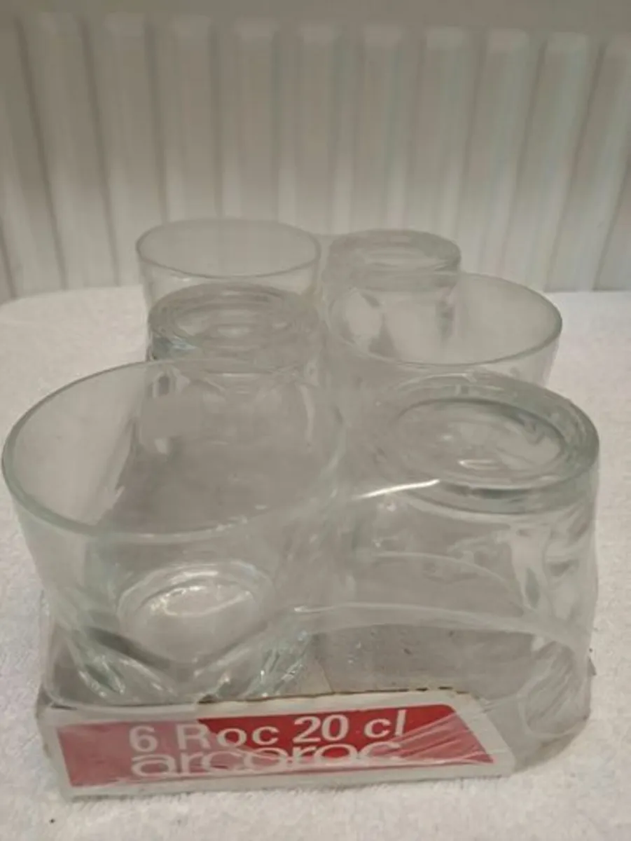 6 vintage Arcoroc glasses - Image 1