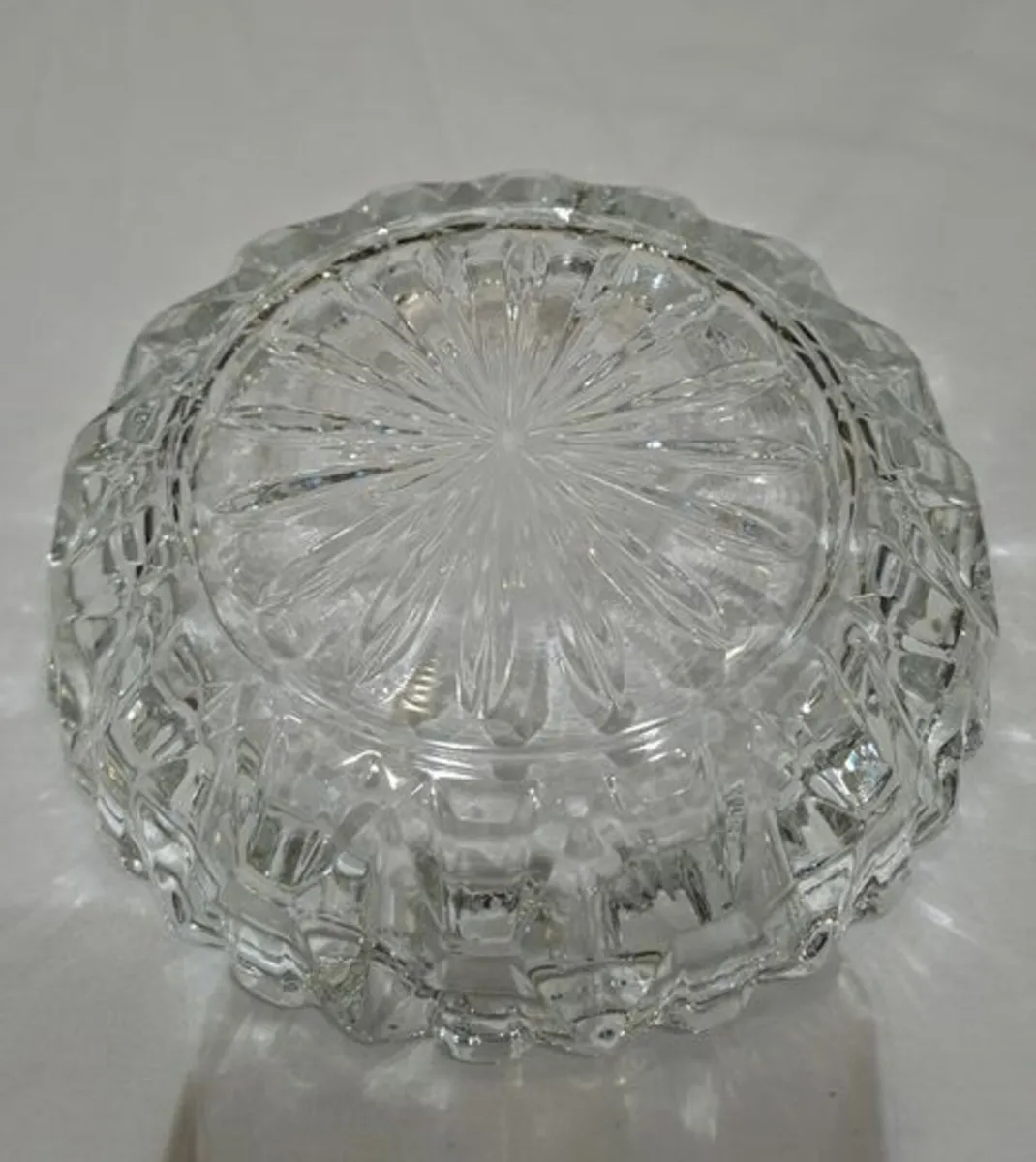 Cut glass ashtray - Image 3