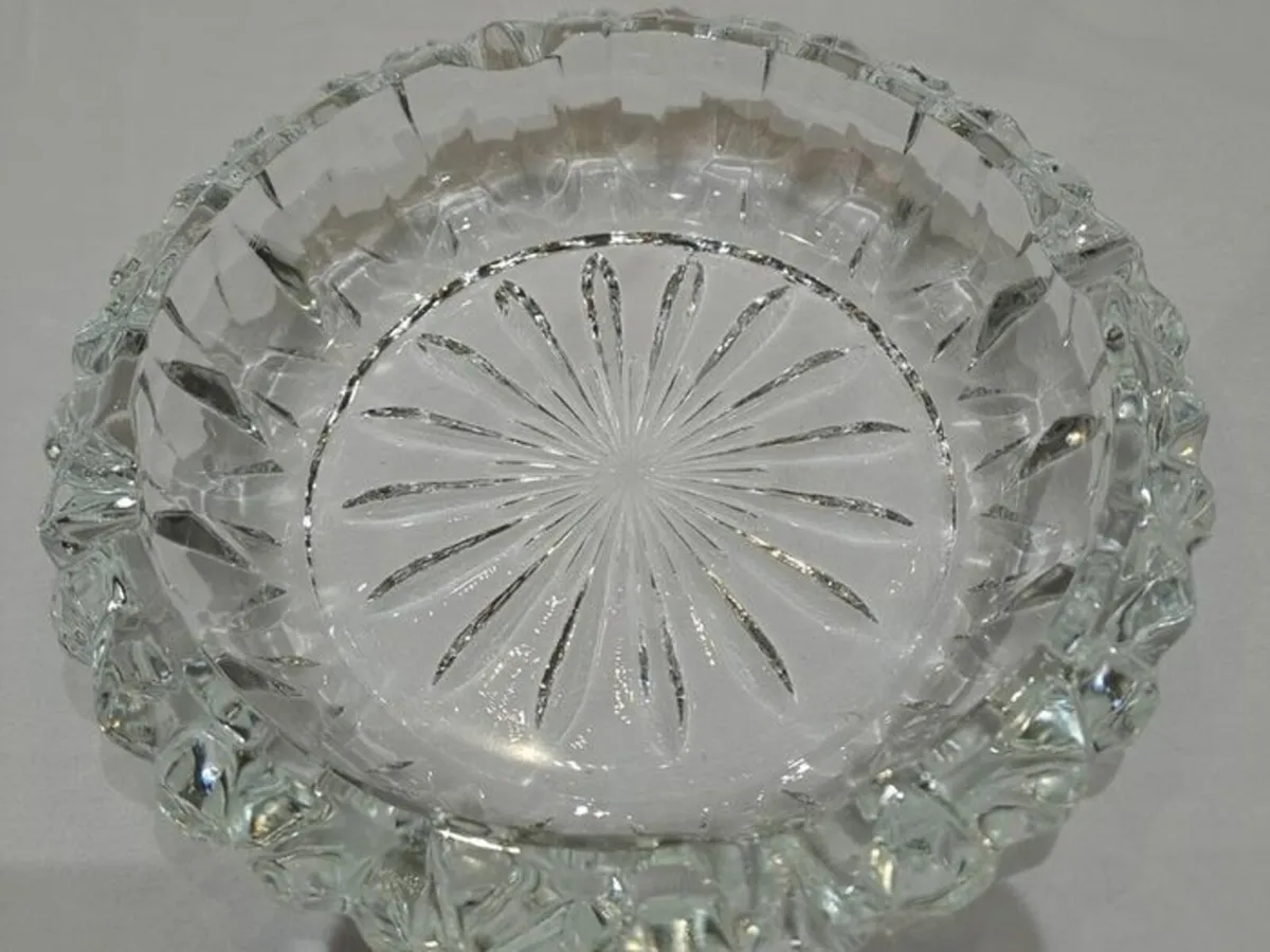 Cut glass ashtray - Image 4