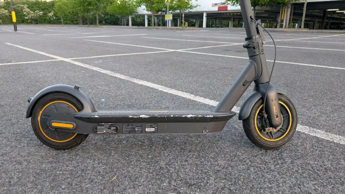 Ninebot Max G30 Electric Scooter - Image 4