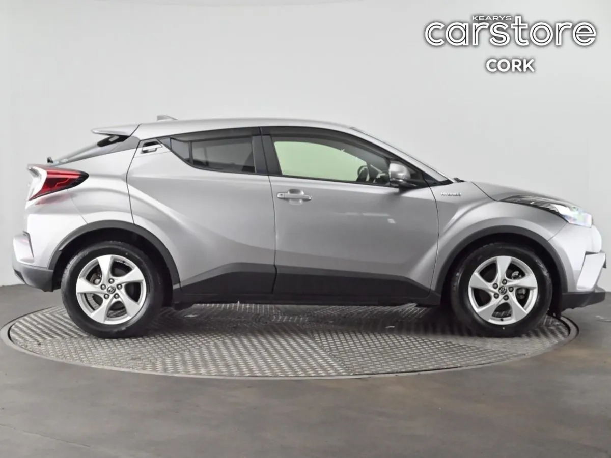 Toyota C-HR 1.8 Hybrid Auto - Image 3