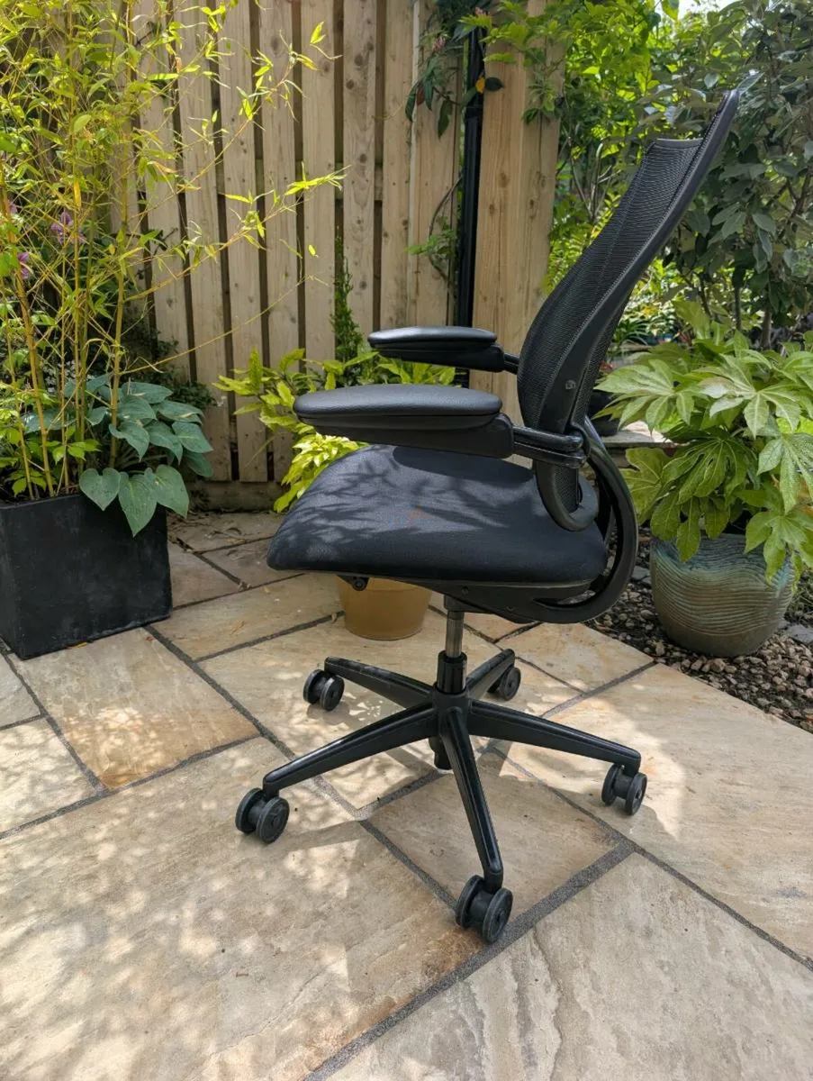 Ergonomic office chair - Image 3