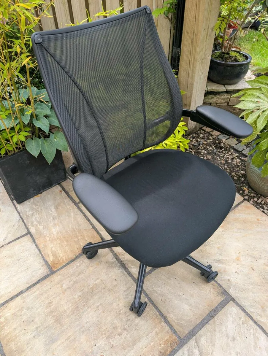 Ergonomic office chair - Image 4