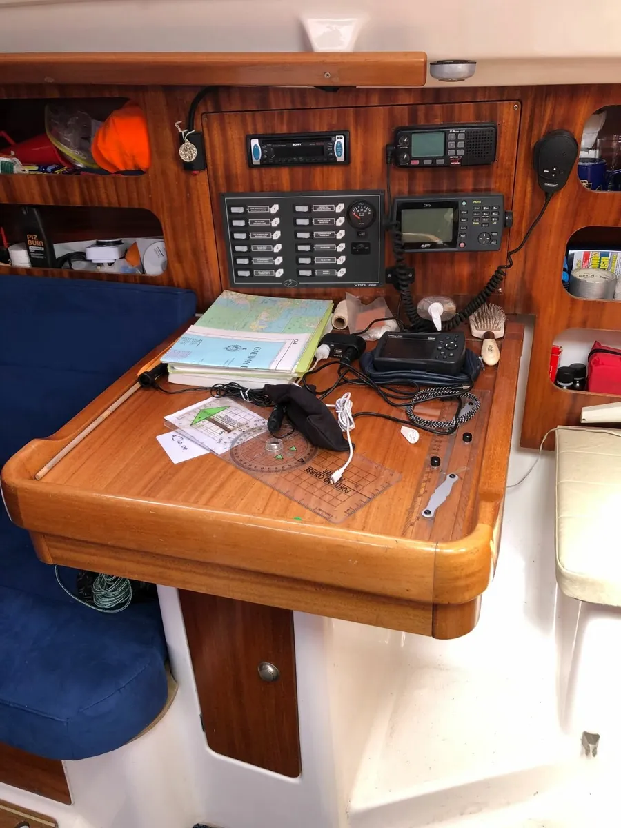 Dufour 30 Yacht - Image 4