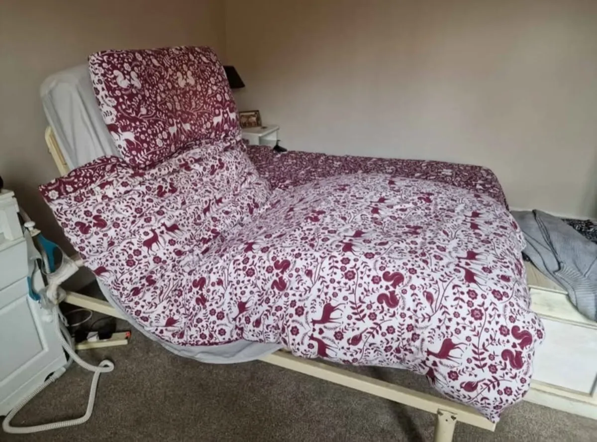 Adjustable  beds  metal frame like new - Image 1