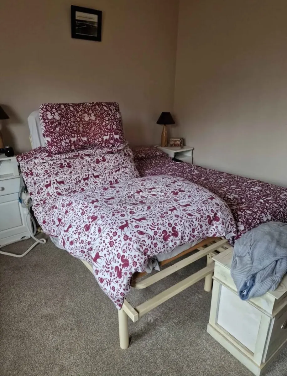 Adjustable  beds  metal frame like new - Image 2