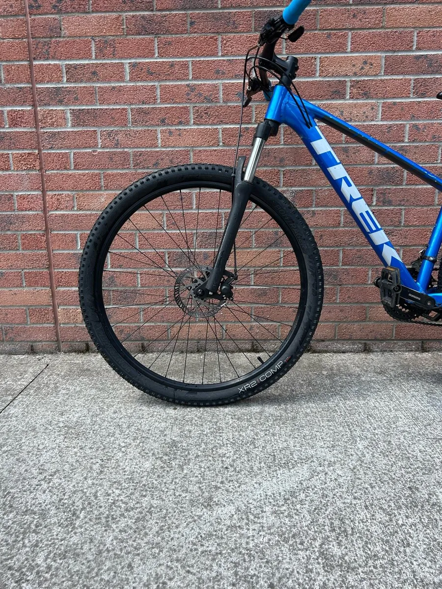 Trek Marlin 4 Mountain Bike - Image 3