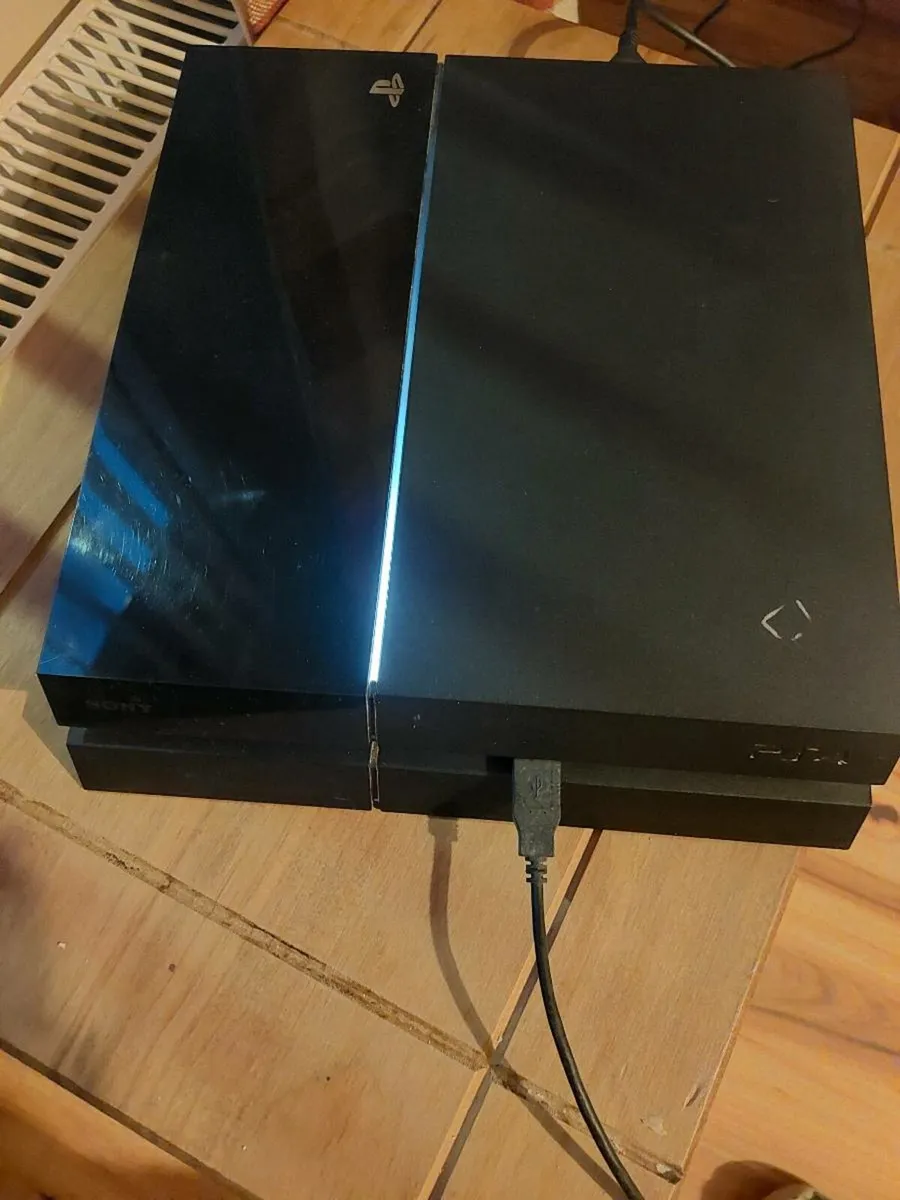 Playstation 4 console - Image 2