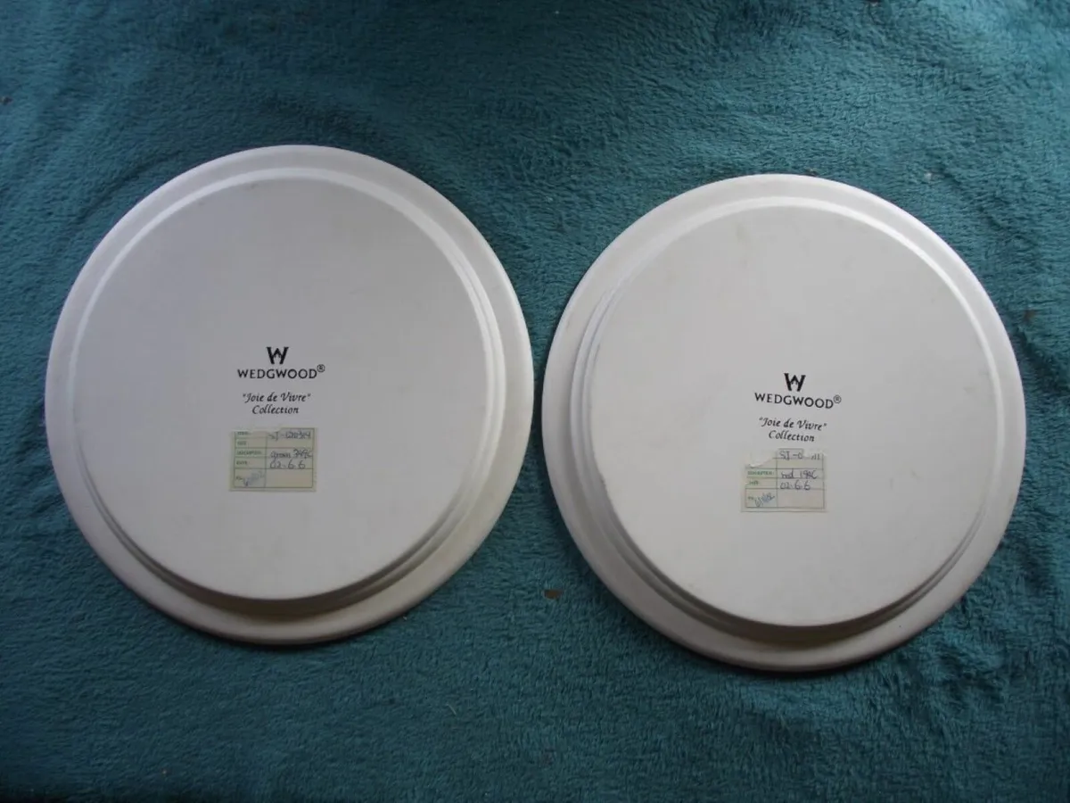 2 X Wedgwood Wooden Chargers - 13" Diameter - Image 2