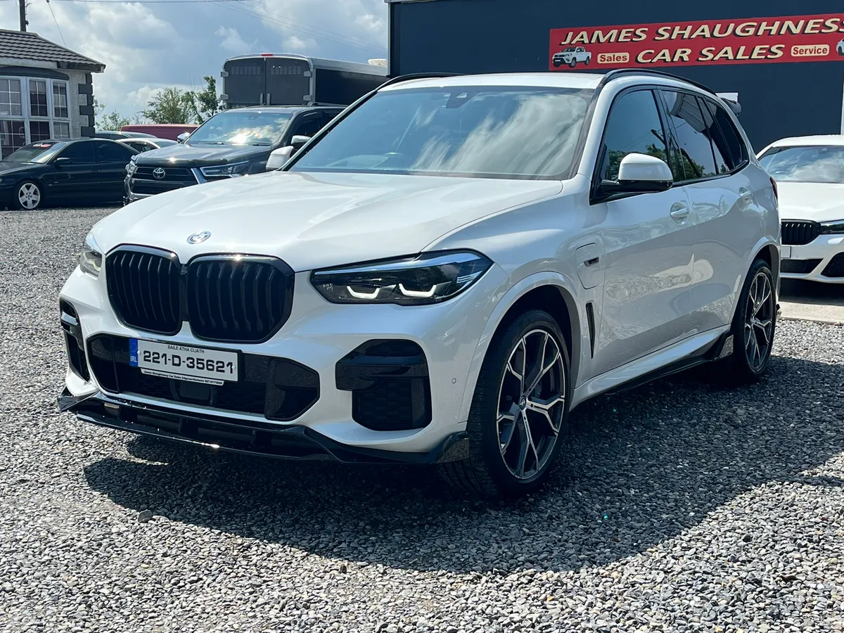 2022 BMW X5 45E M-SPORT *PEARL WHITE* - Image 3
