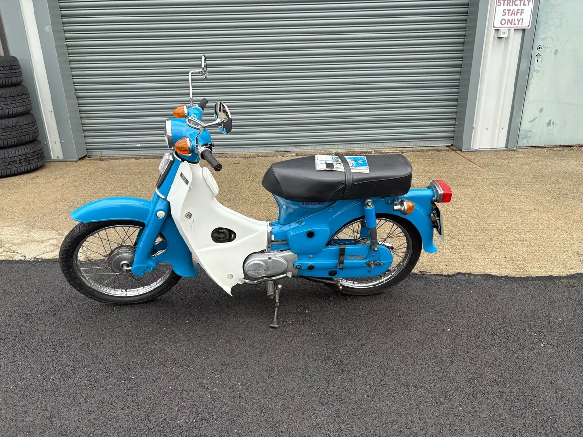 Honda c 70. Steptrough.  Round light - Image 2