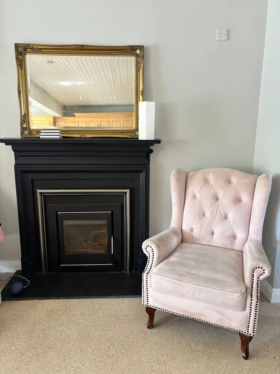 Queen Anne Chair - Image 1