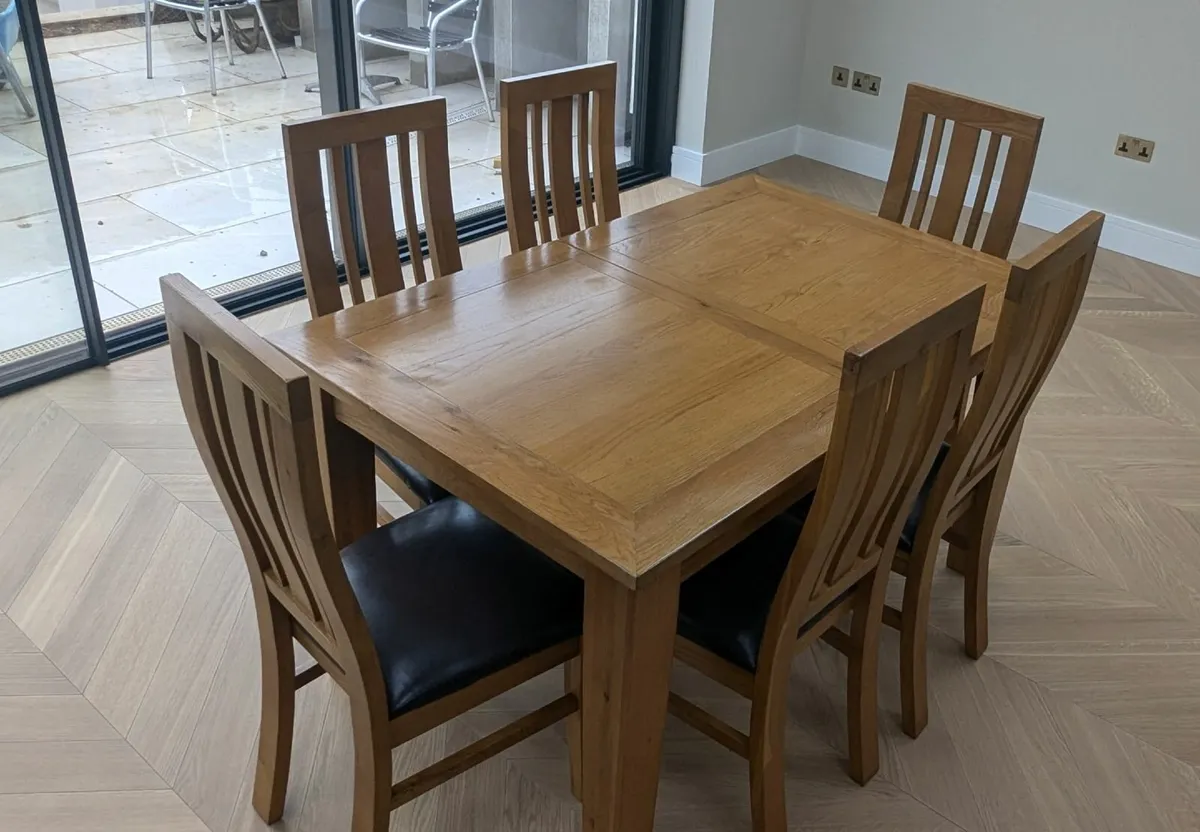 Solid wood extendable dining room table - Image 3