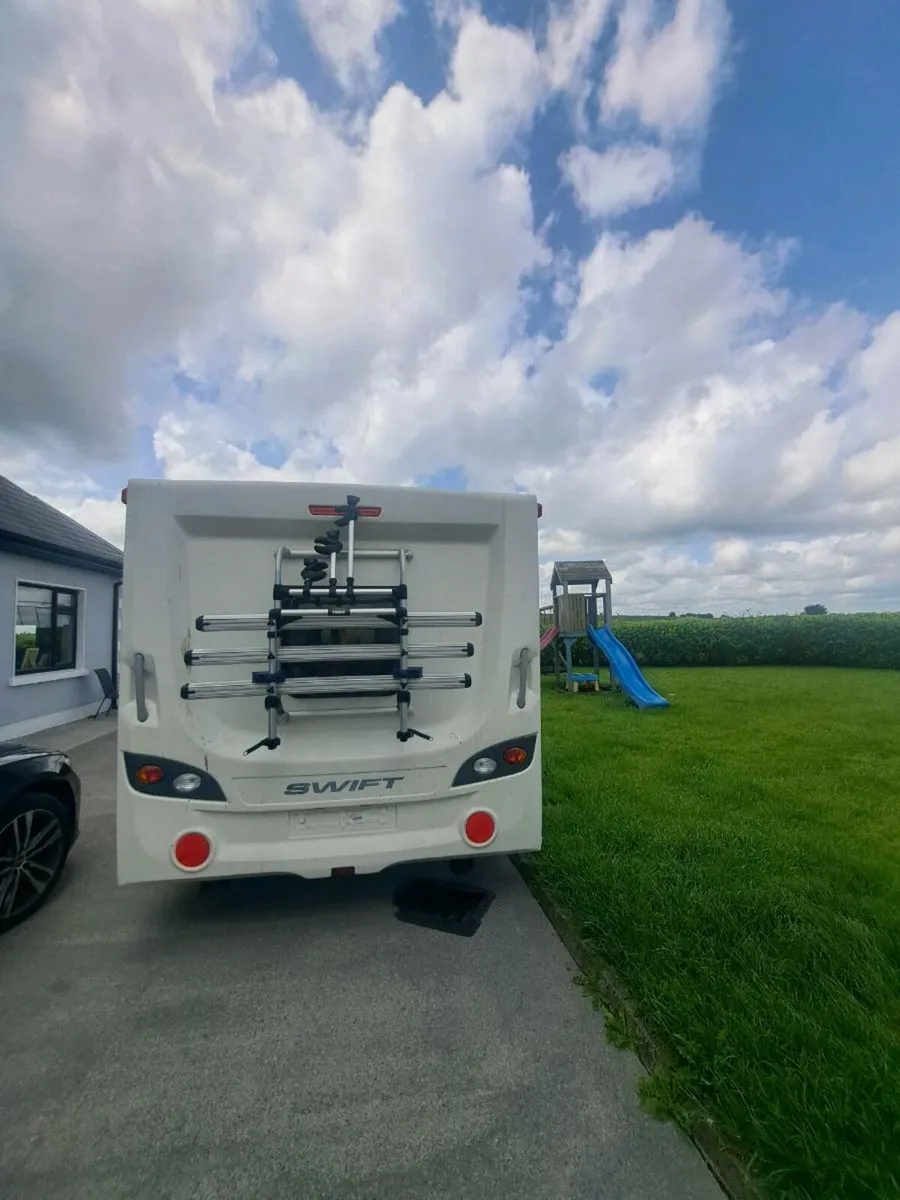 Caravan - Image 2