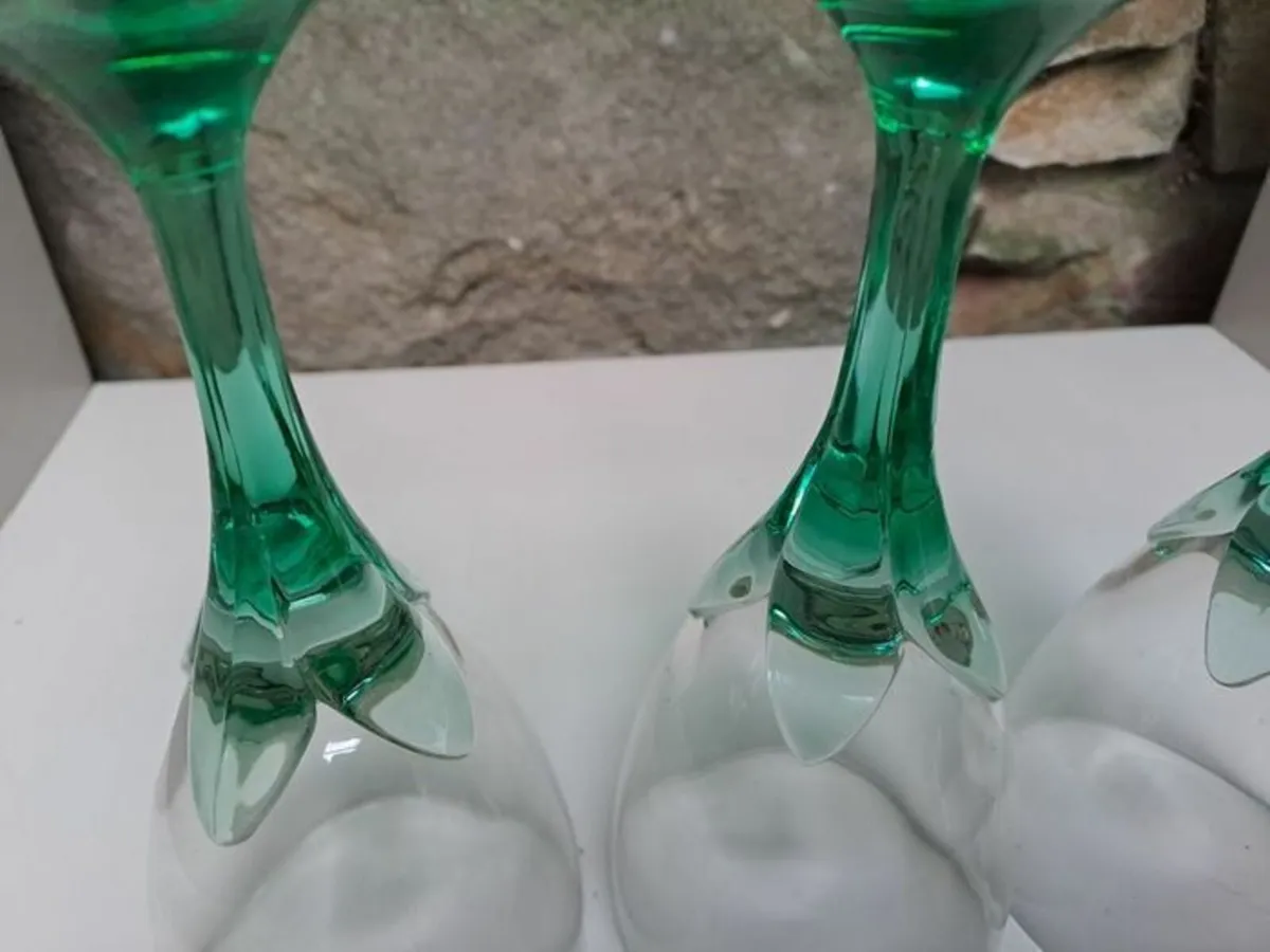 Green stemmed glasses - Image 2