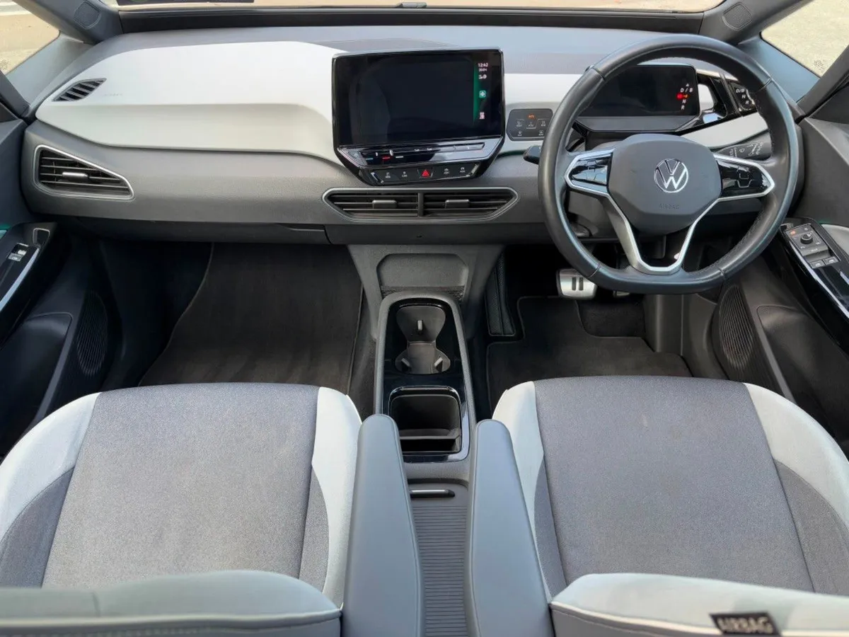 Volkswagen ID.3 Family 145HP 58kwh Glass Sunroof - Image 2