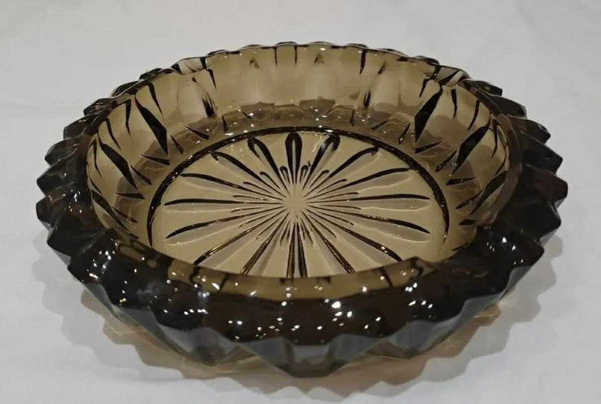 Vintage smoked glass ashtray - Image 2