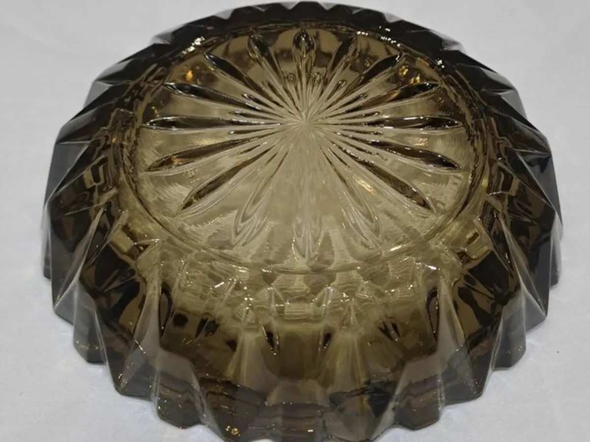 Vintage smoked glass ashtray - Image 3