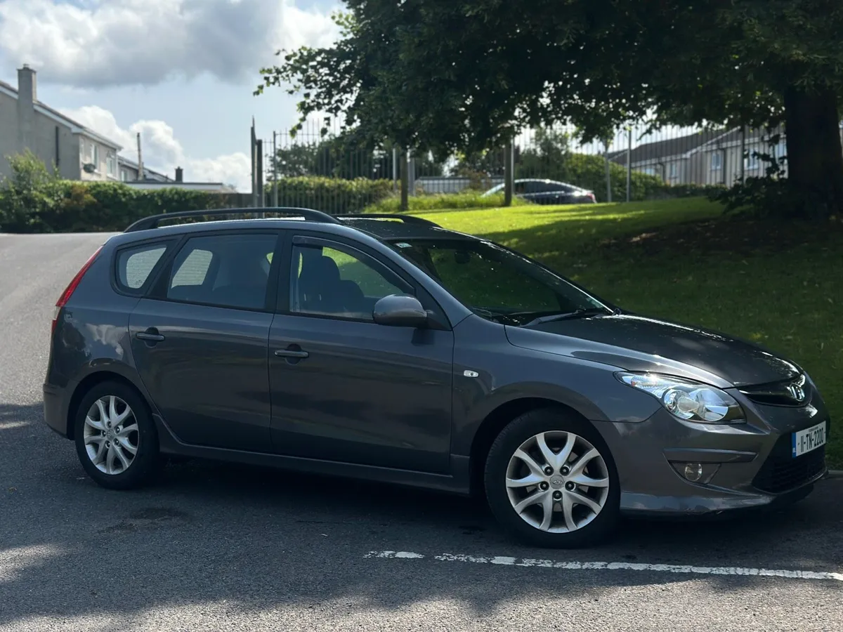 2011 HYUNDAI i30 - Image 2