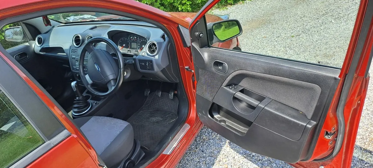 Ford Fiesta 2007 LOW MILEAGE!!! - Image 3