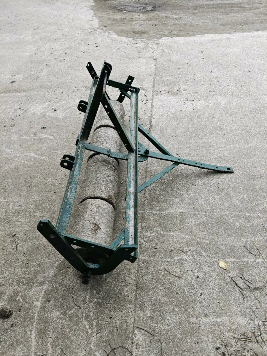 Roller - Image 1