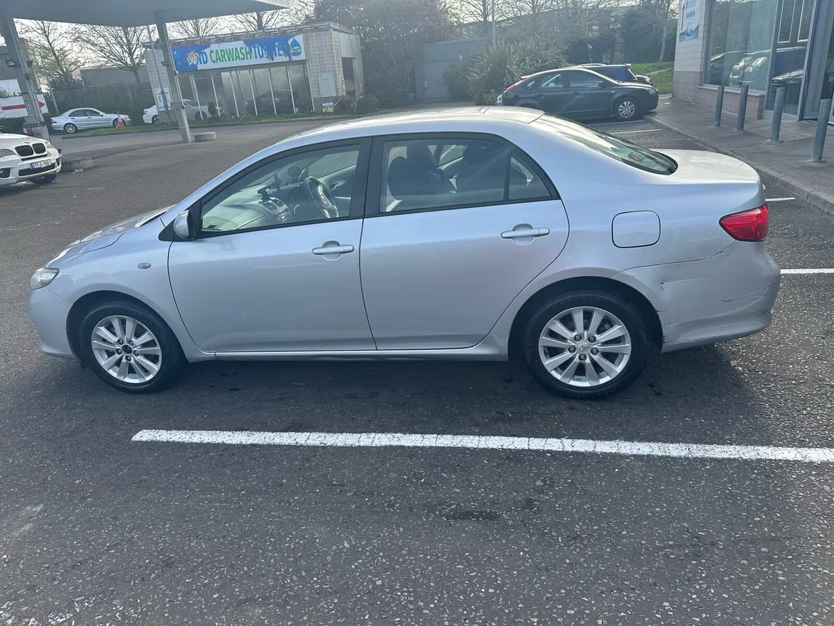 Toyota Corolla - Image 2