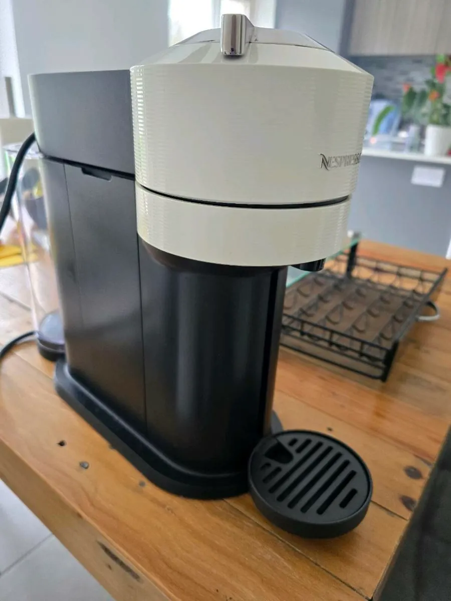 Nespresso Vertuo Next - White- Excellent  conditio - Image 1