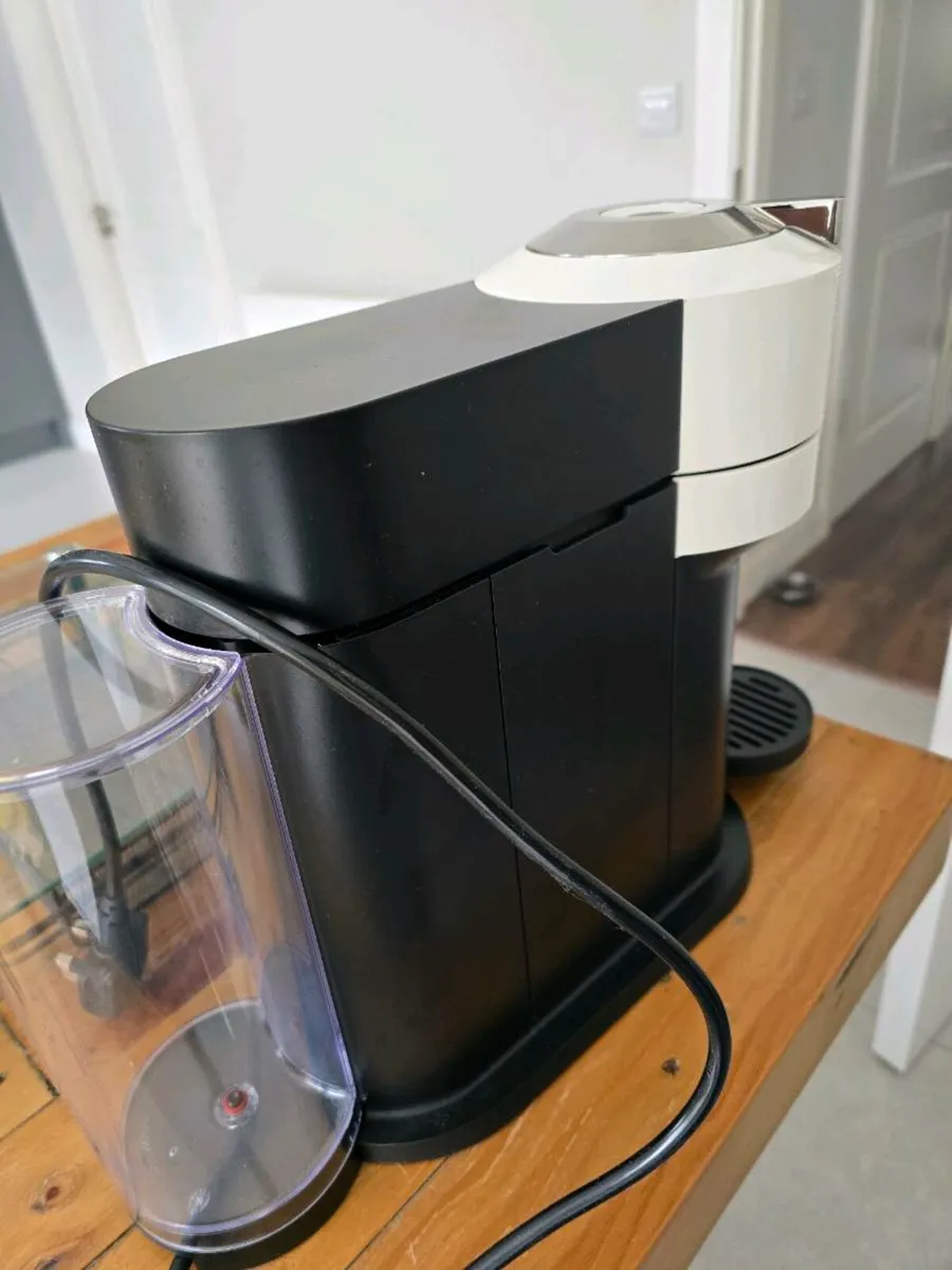 Nespresso Vertuo Next - White- Excellent  conditio - Image 2