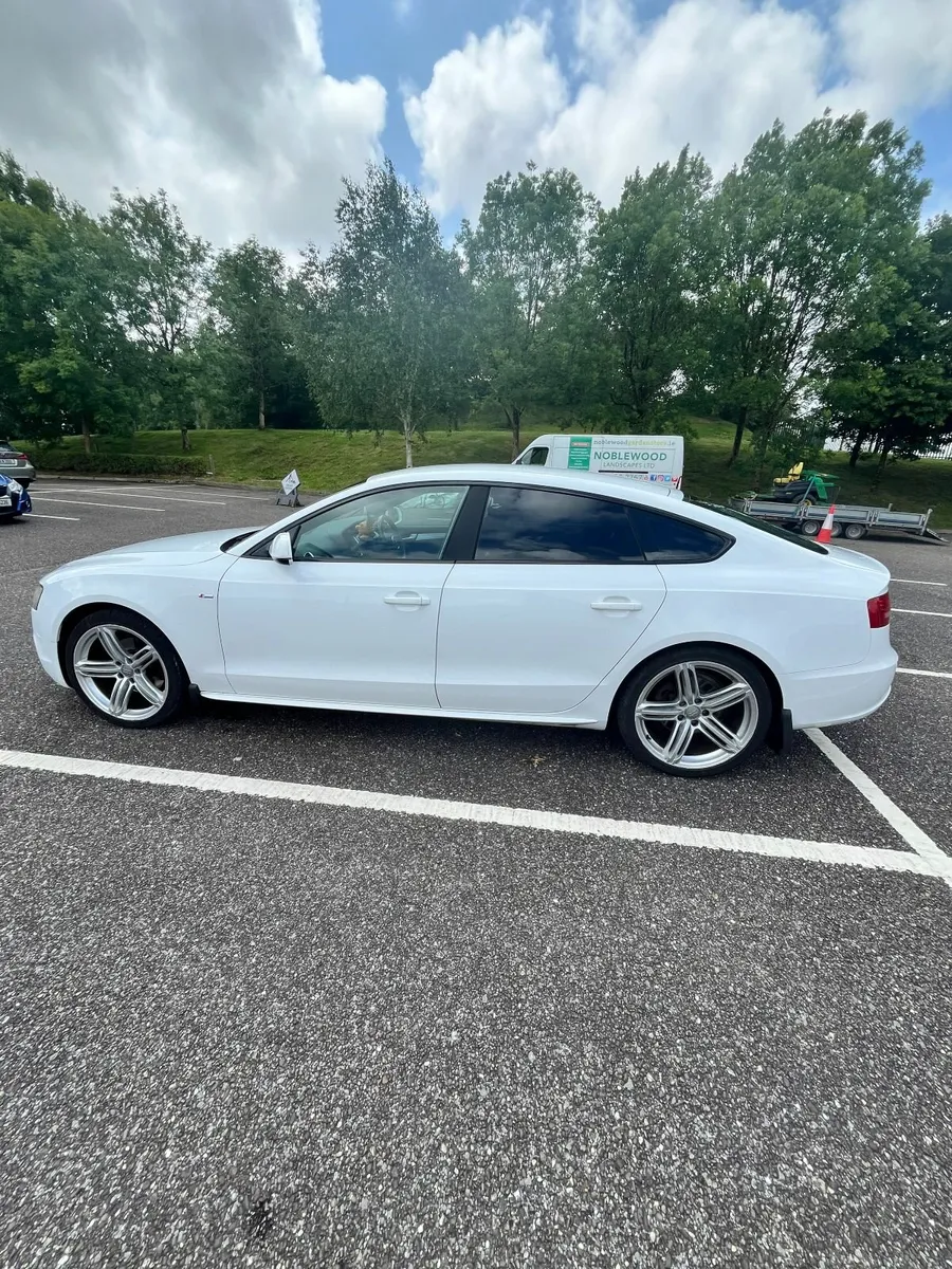 Audi A5 2011 - Image 2