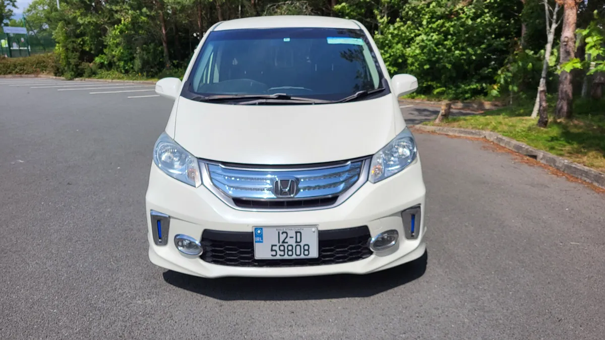 Honda Freed 1.5 Hybrid Auto 6 Seats - Image 2