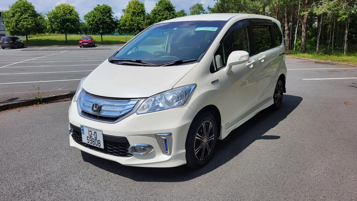 Honda Freed 1.5 Hybrid Auto 6 Seats - Image 3