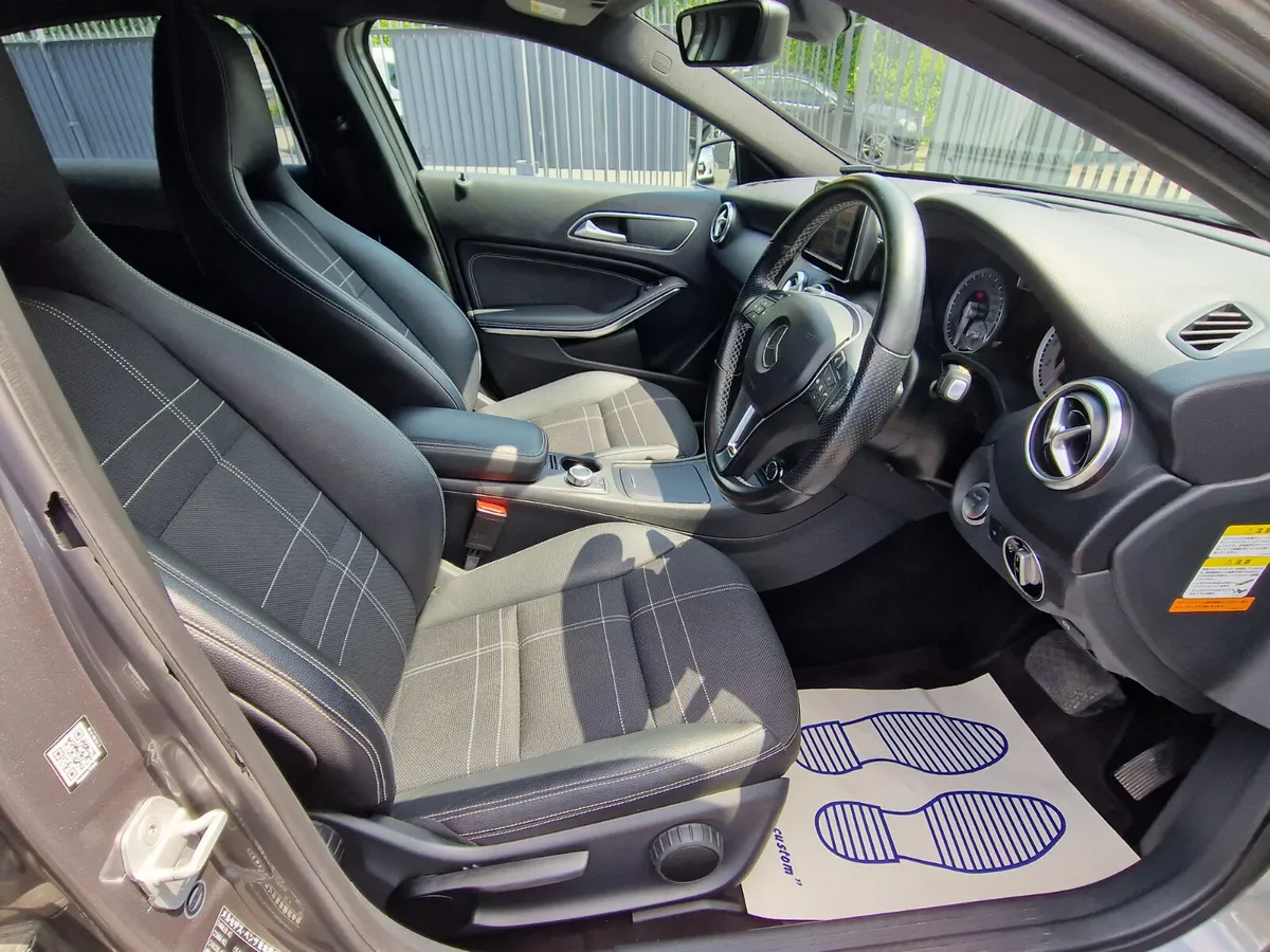 2015 MERCEDES BENZ A CLASS A180 1.6 AUTO*WARRANTY* - Image 4