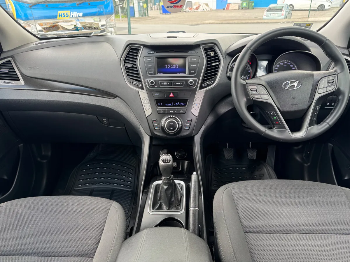 Hyundai Santa Fe 2018 comfort plus - Image 4