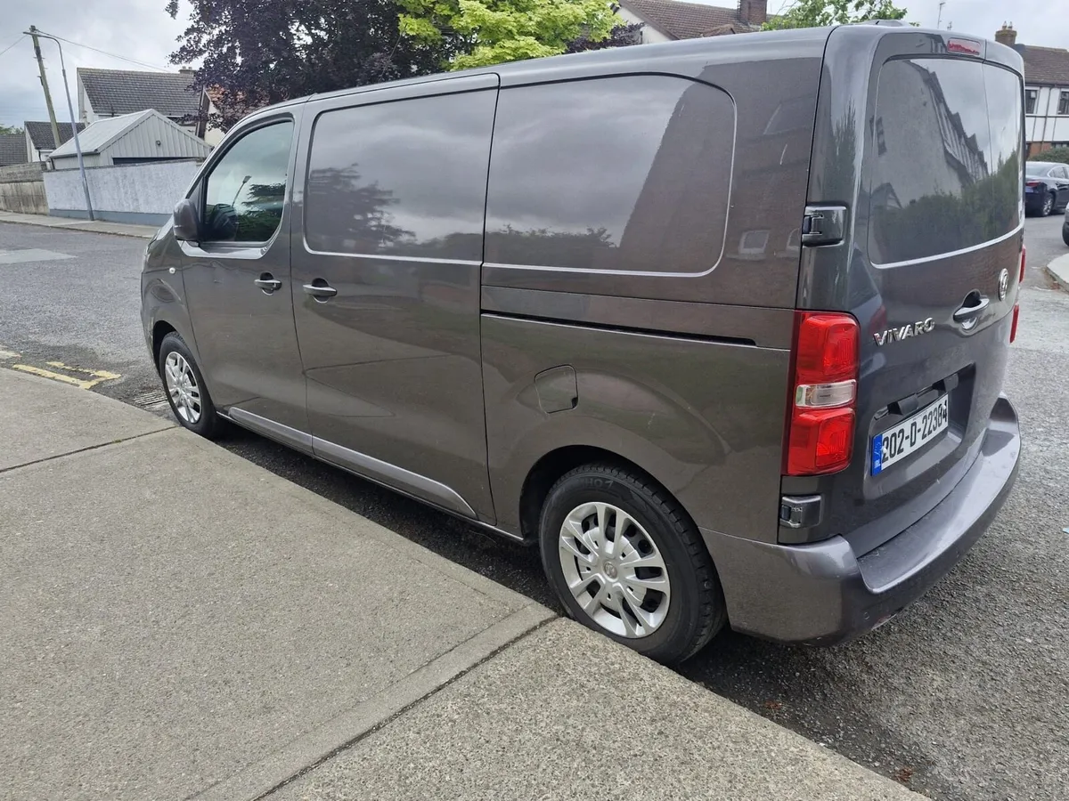 Vivaro van - Image 3