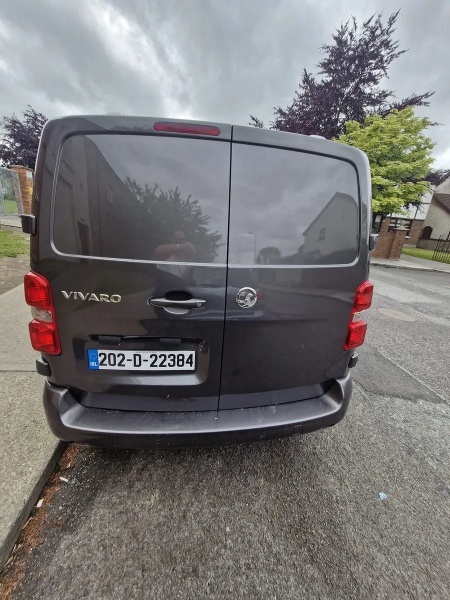 Vivaro van - Image 4